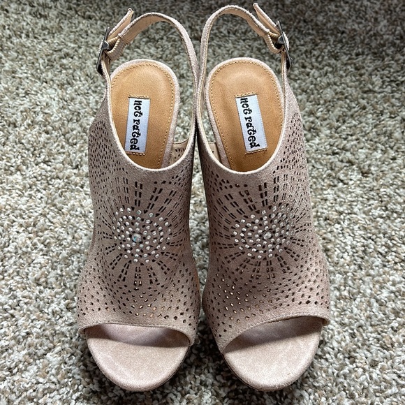 Not rated wedges size 7.5 size great condition never worn - Picture 3 of 12